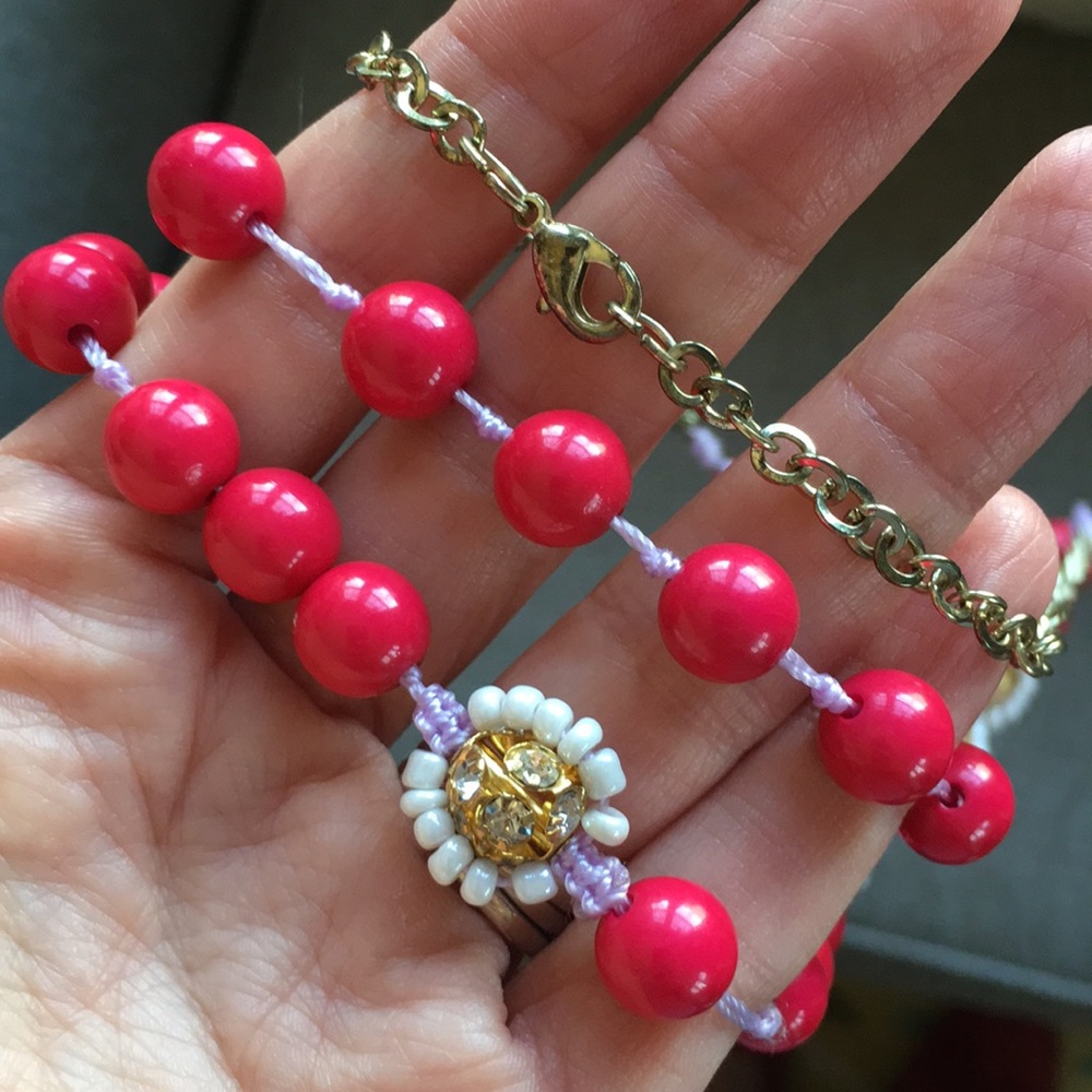 Hot pink long beaded necklace - Picture 7 of 7